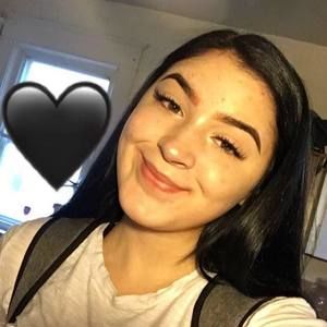 Meet your Posher, Selena